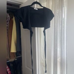 Adika - Black crop top/shrug with tie